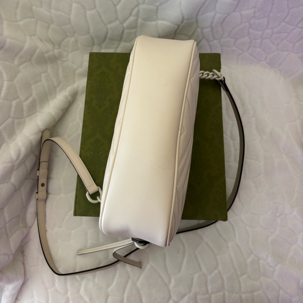 Gucci GG Marmont Small Camera Bag - Picture 5 of 16
